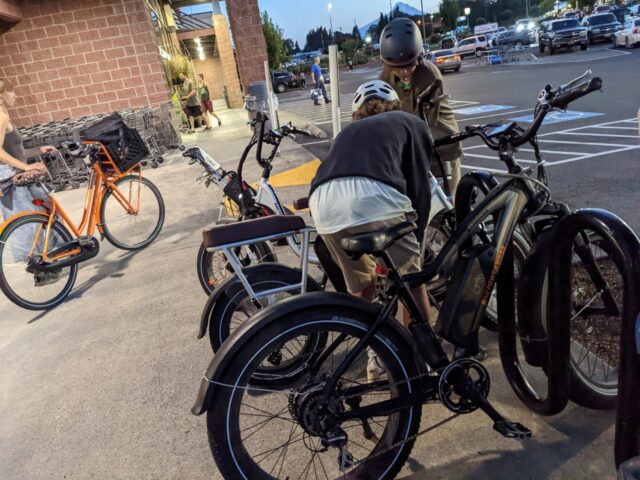 Golf clubs by ebike